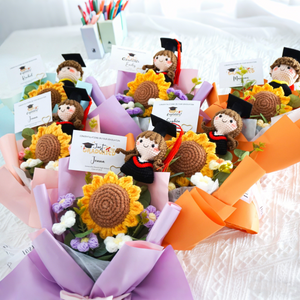 Personalized Crochet Graduation Bouquet Doll - Class of 2026 Keepsake